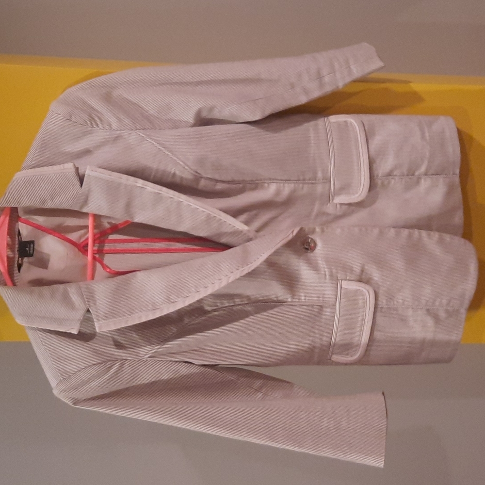 White House Black Market 3/4 sleeve blazer